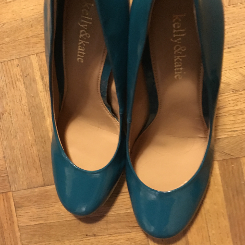 Turquoise high heels, round toe, size 8.5